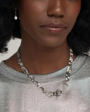Paparazzi Chic Connection - Silver Necklace