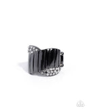 Paparazzi Chic Crossover- Black Ring