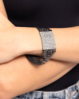 Paparazzi Disco Dame - Black Bracelet