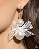 Paparazzi Elegance Ease - White
