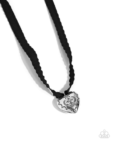 Paparazzi Fabricated Finesse - Black Heart Necklace