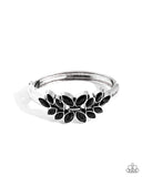 Paparazzi Glamorously Garnished - Black
