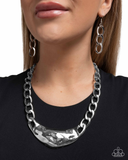 Paparazzi Peak of Pizzazz- Silver Necklace