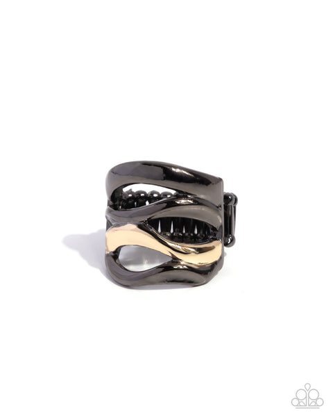 Paparazzi Wavy Wardrobe- Black Ring