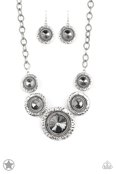 Paparazzi Global Glamour - Silver - Veronica's Jewelry Paradise, LLC