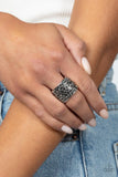 Paparazzi Edgy Effulgence - Silver
