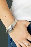 Paparazzi Fond of Florals - Silver - Veronica's Jewelry Paradise, LLC