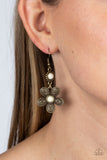Paparazzi Free-Spirited Flourish - Brass
