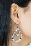 Paparazzi Museum Muse - Silver - Veronica's Jewelry Paradise, LLC