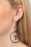 Paparazzi Twisted Temptation - Black